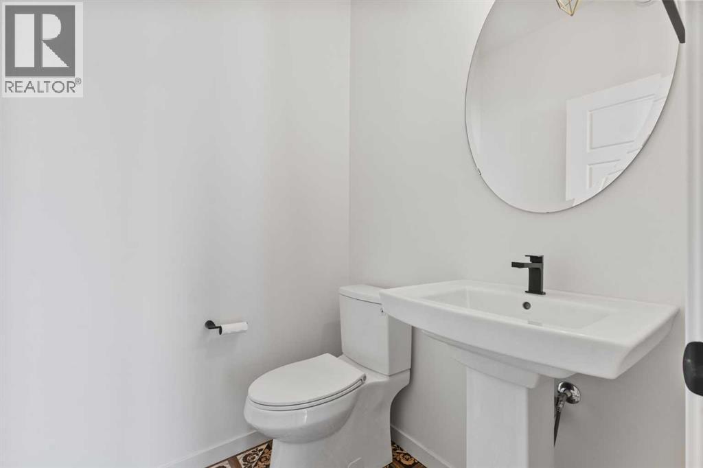 229 Calhoun Crescent NE