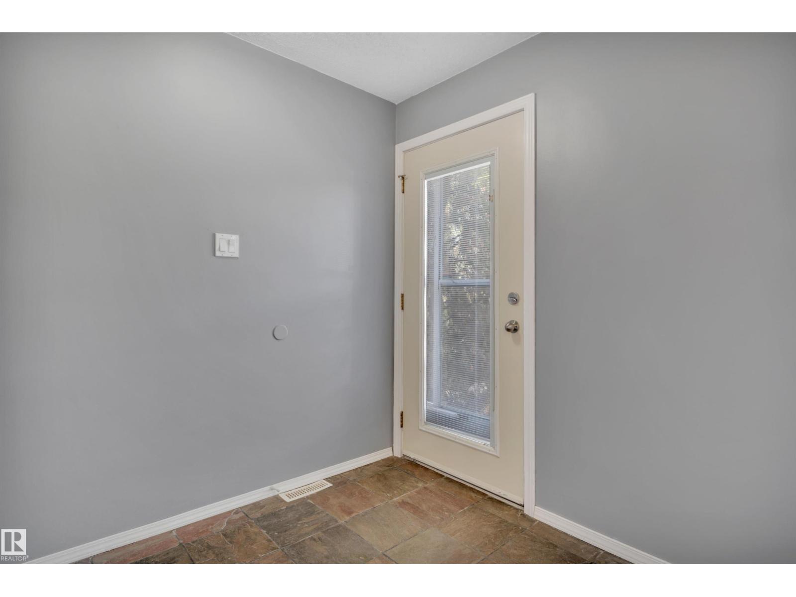 3111 106 AV NW