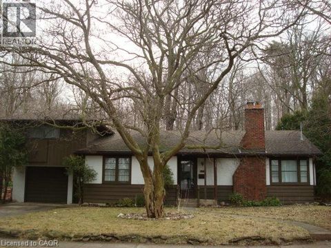 135 GLENFOREST Road Cambridge ON N3C1V6