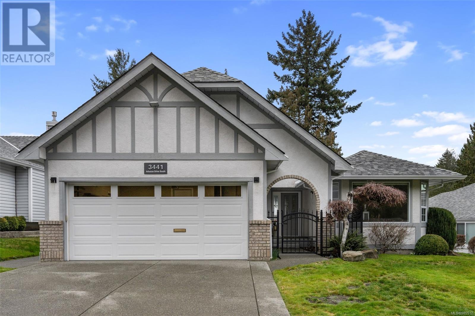3441 Arbutus Dr S