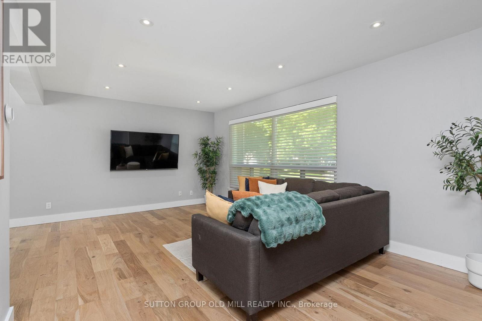 47 ASHFIELD DRIVE