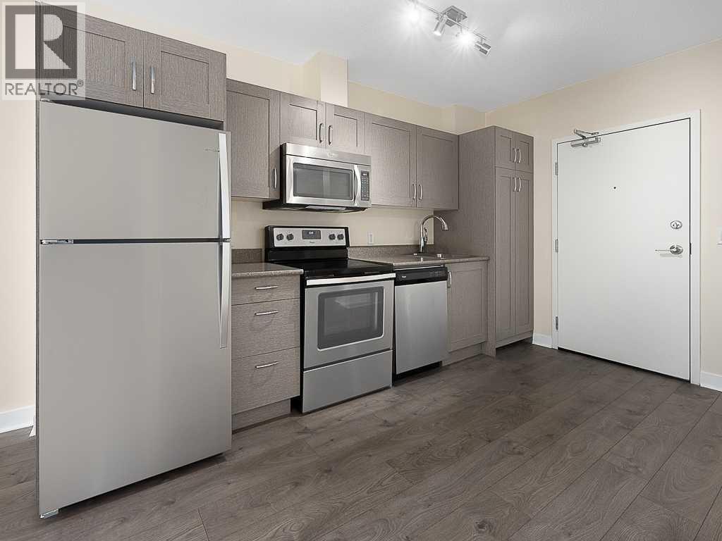 706, 30 Brentwood Common NW