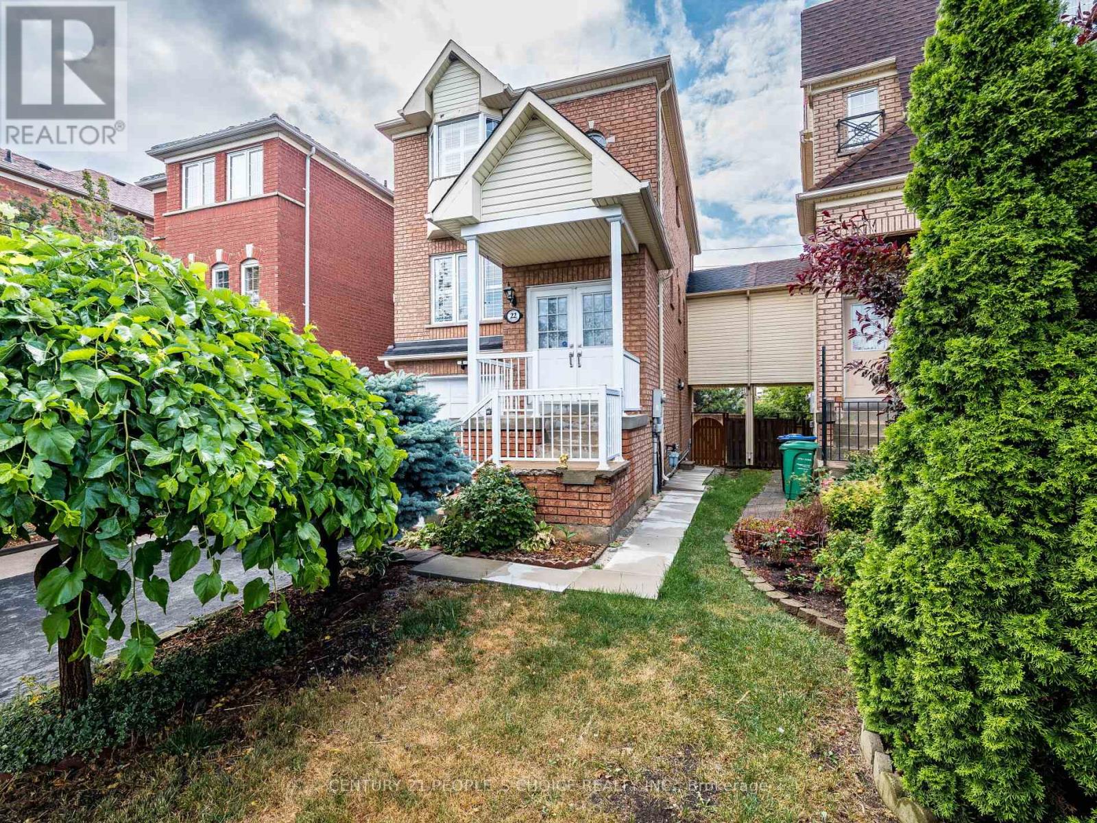 22 DOMENICO CRESCENT