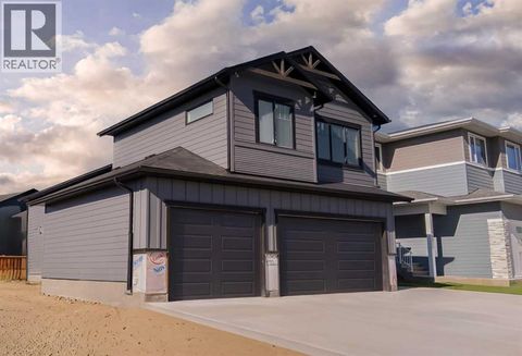 643 Sixmile Crescent S Lethbridge AB T1K8G4