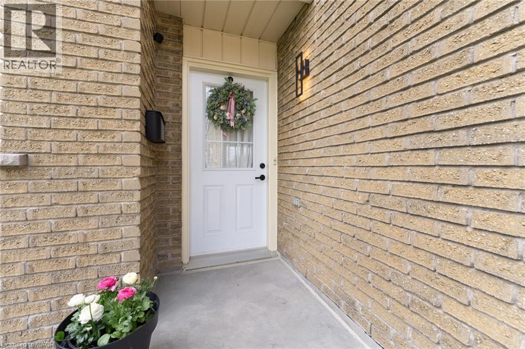 201 QUEEN VICTORIA Drive Unit# 121