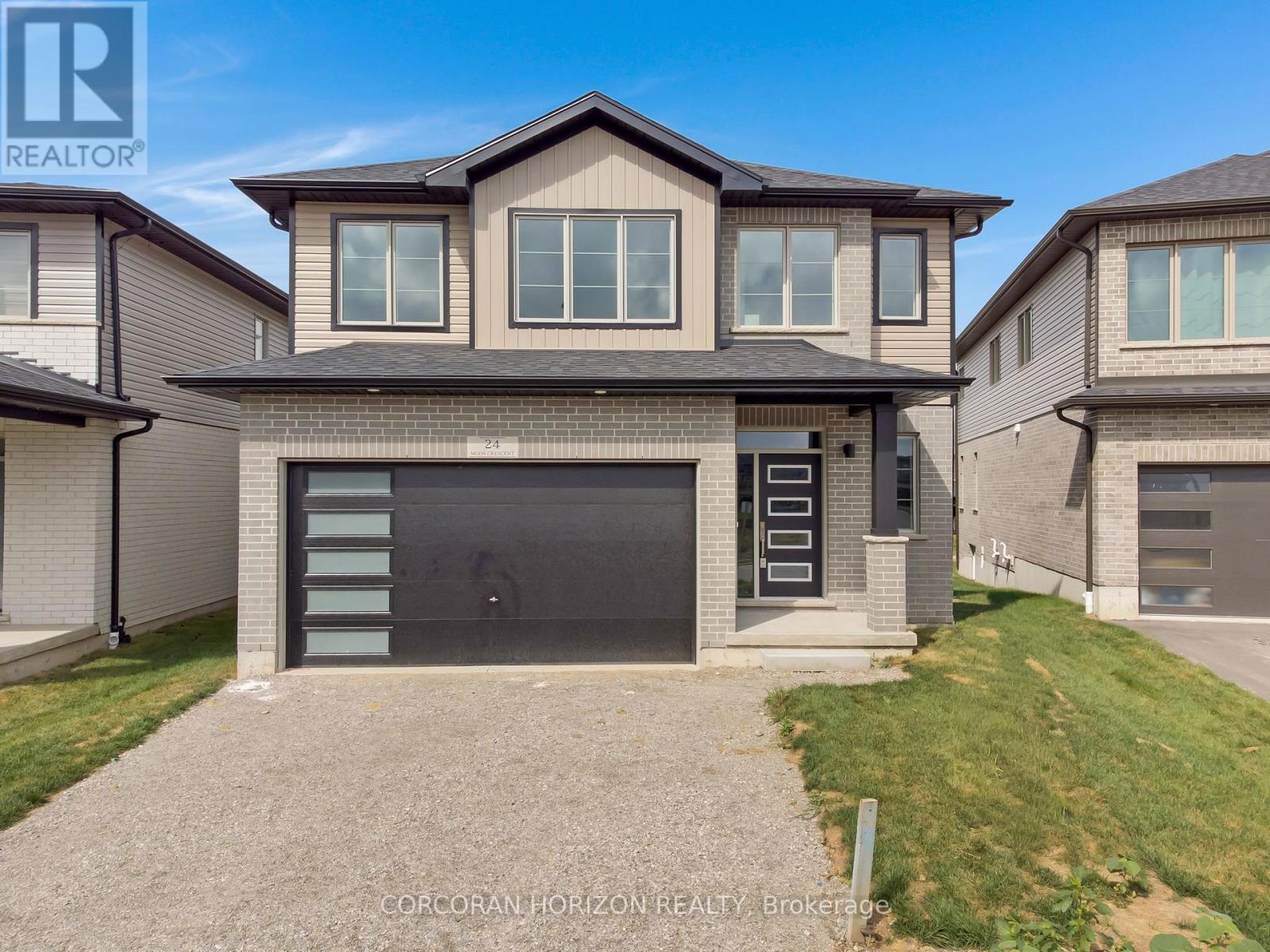 24 MOON CRESCENT
