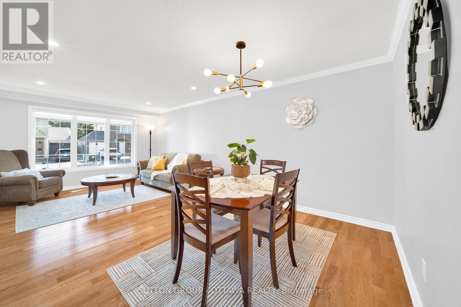 11 BAYPOINTE CRESCENT