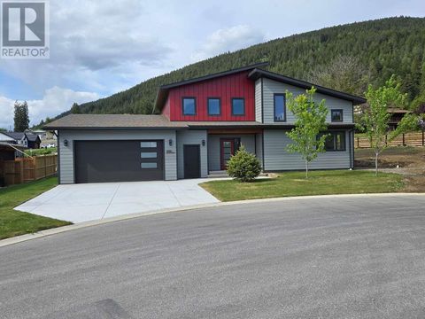 1732 Murdoch Street Creston BC V0B1G5
