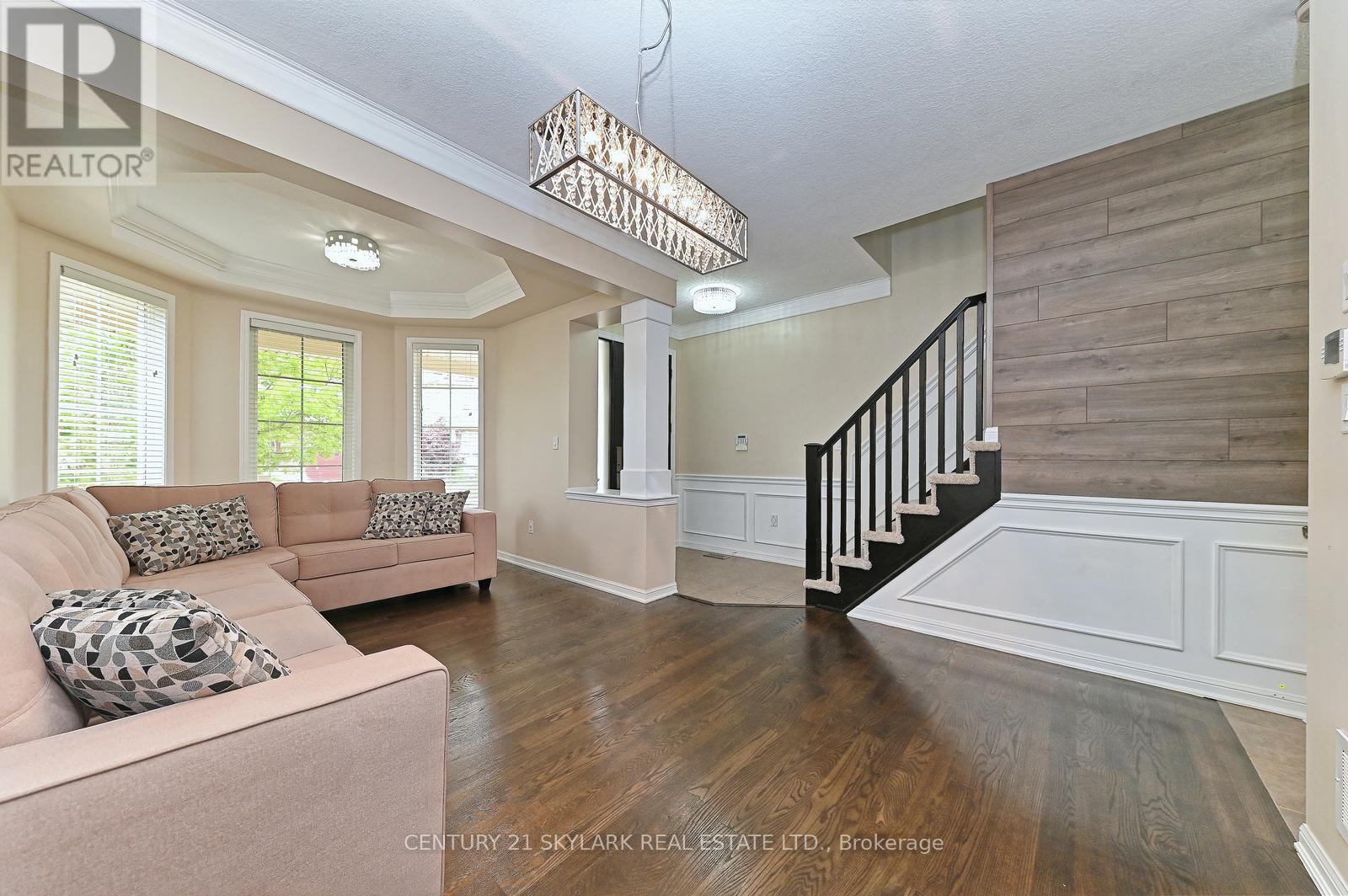 24 DALTON DRIVE