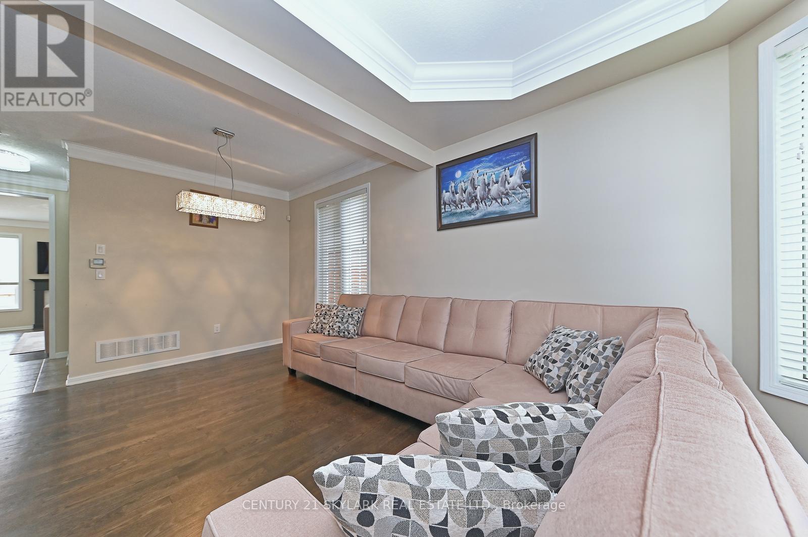 24 DALTON DRIVE