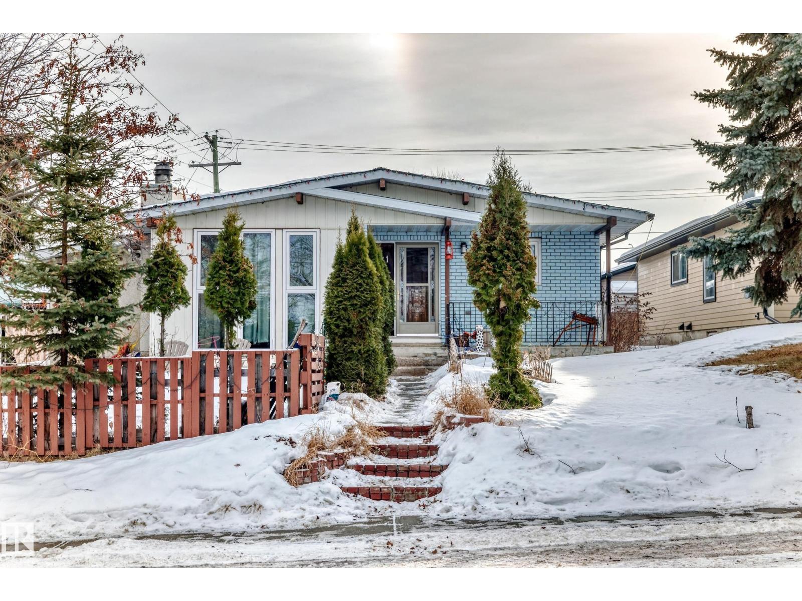 131 SASKATCHEWAN AV W