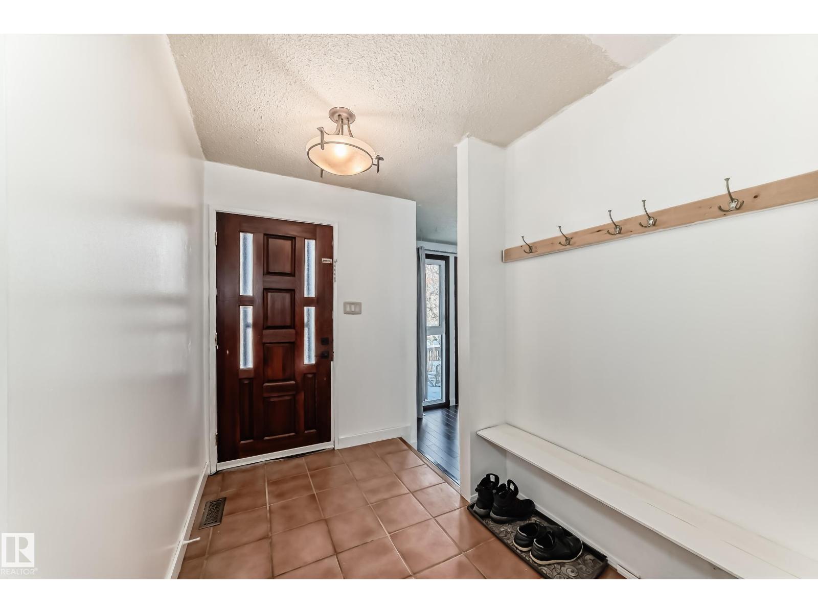 131 SASKATCHEWAN AV W