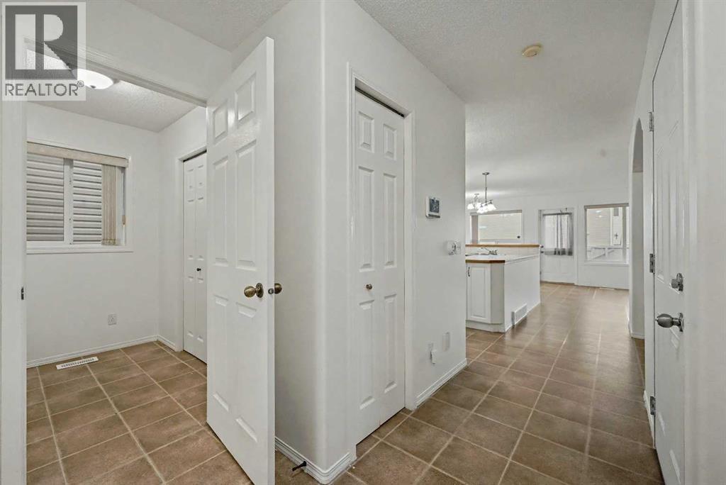 12 Tarawood Grove NE