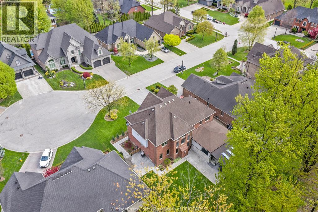 389 BEL AIR CIRCLE