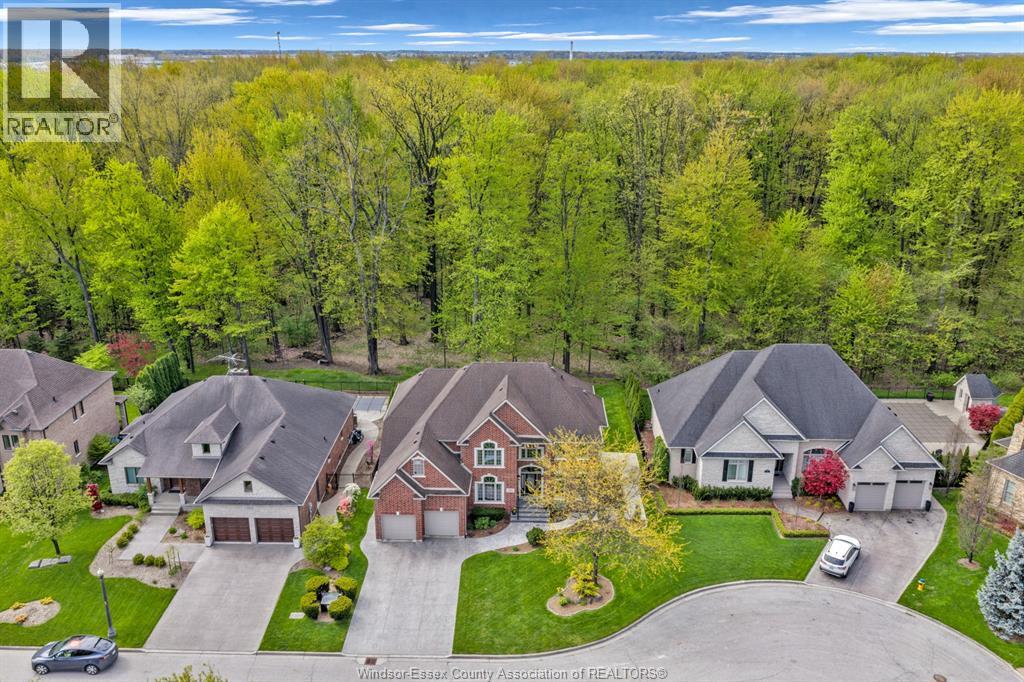 389 BEL AIR CIRCLE
