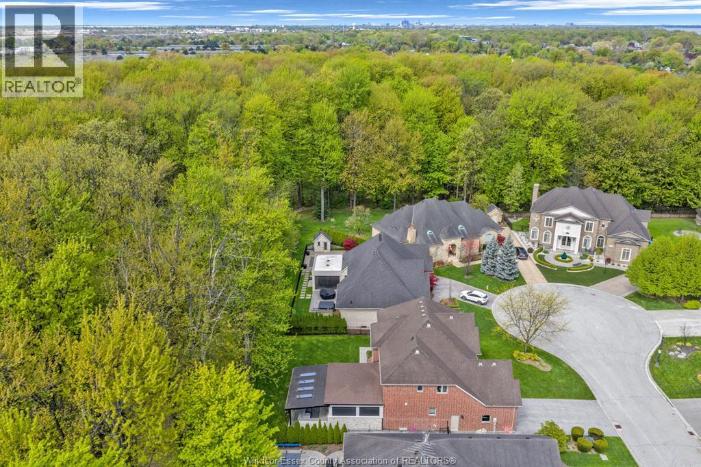 389 BEL AIR CIRCLE