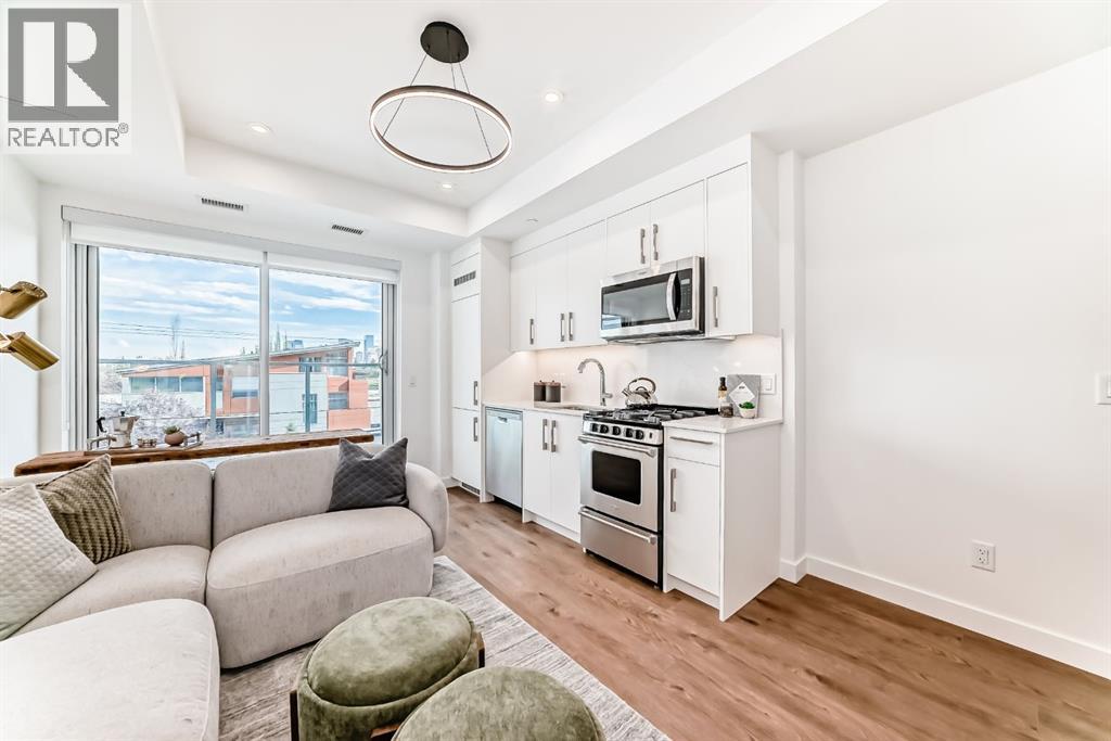 252, 110 18A Street NW