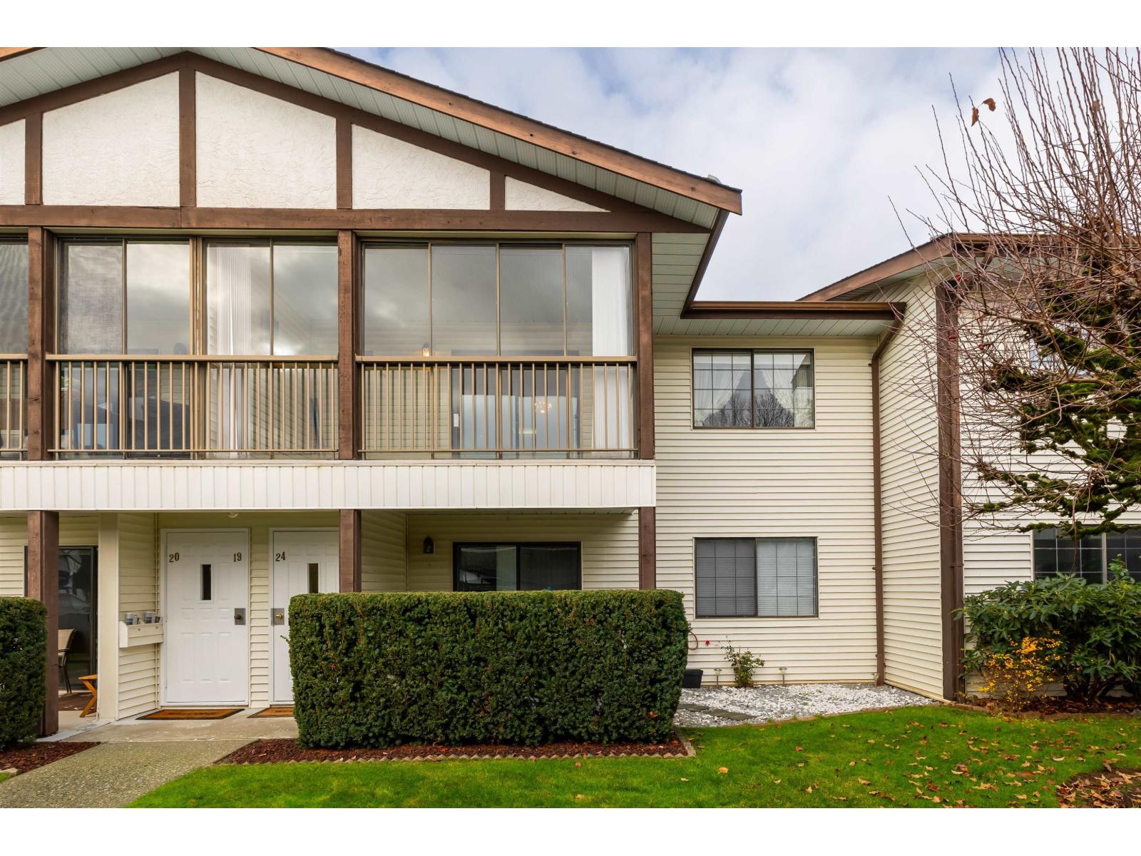 23 32718 GARIBALDI DRIVE