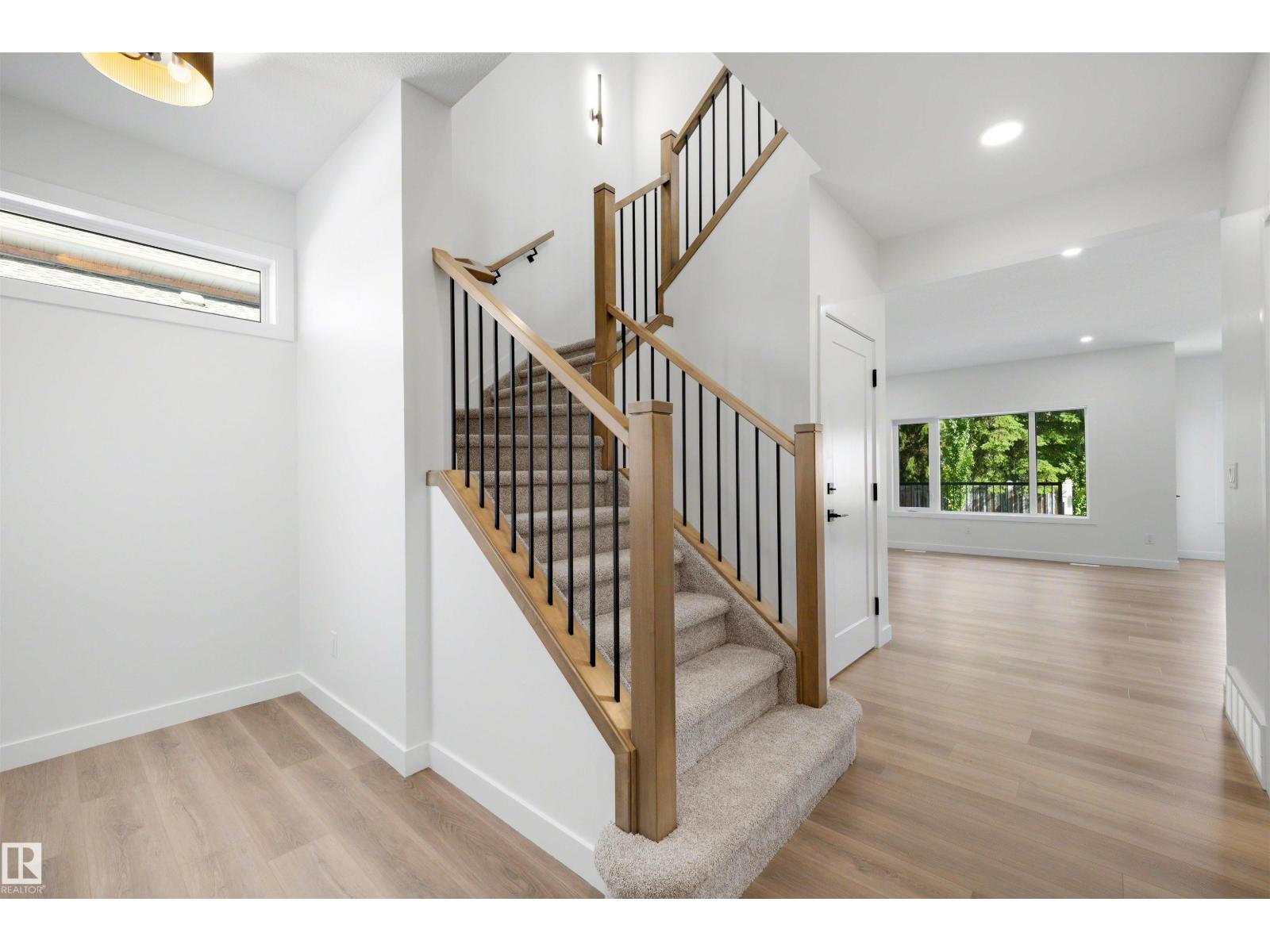 30 ELSINORE PL NW