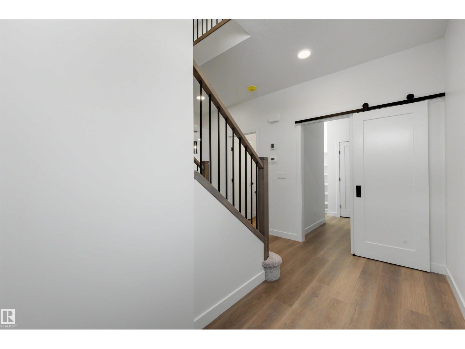 30 ELSINORE PL NW
