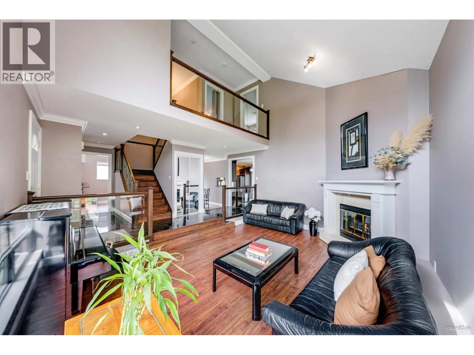 532 RIVERVIEW CRESCENT