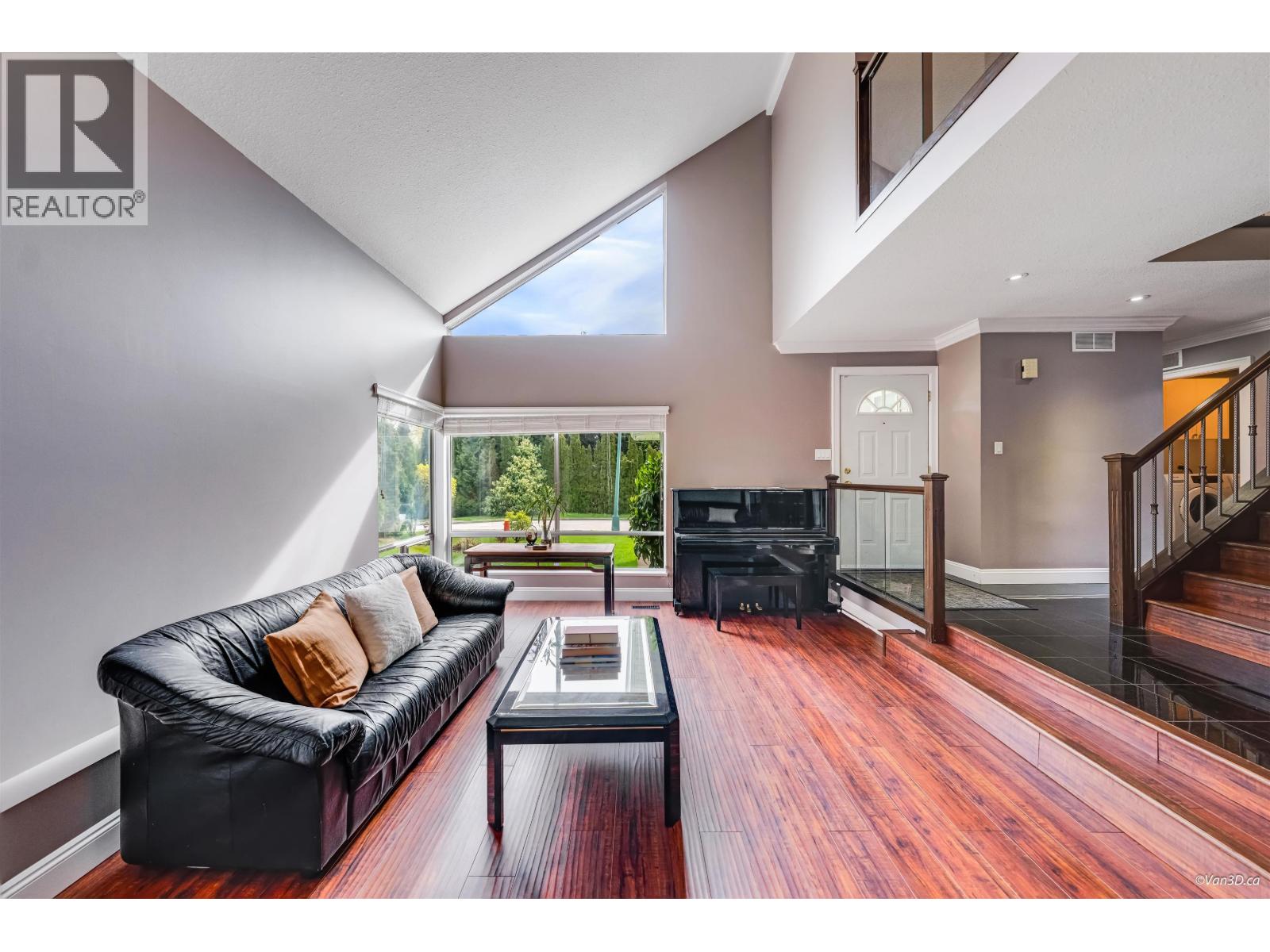 532 RIVERVIEW CRESCENT