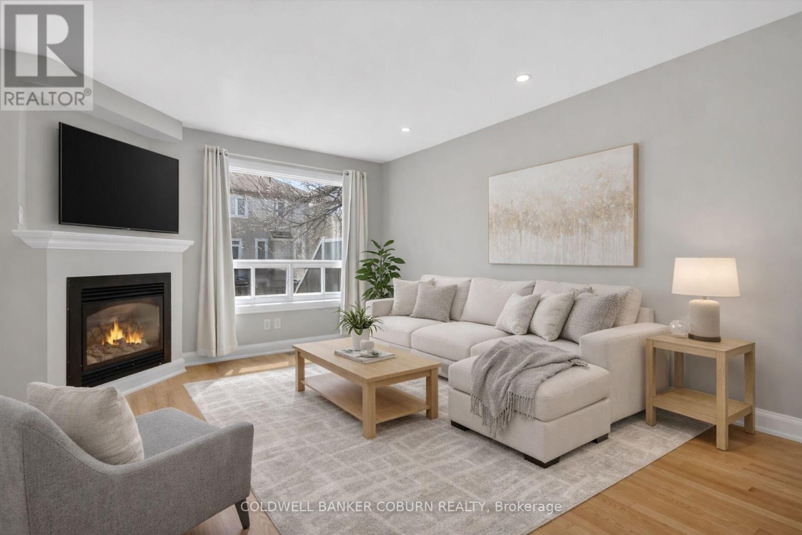 89 FLOWERTREE CRESCENT N