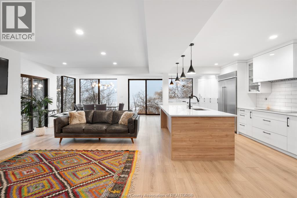 965 BRIARWOOD CRESCENT