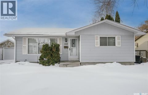 Property photo of 1229 elevator road, saskatoon, SK s7m3x1
