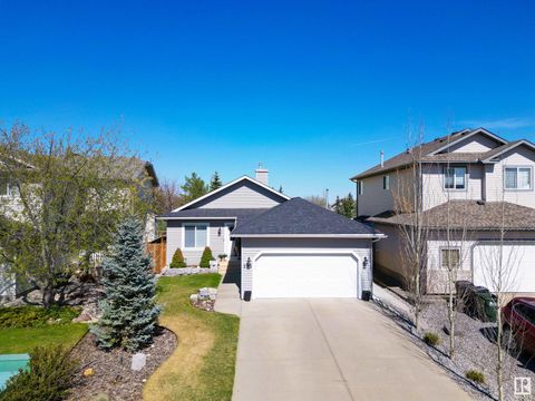 293 FORREST DR Sherwood Park AB T8A6G6
