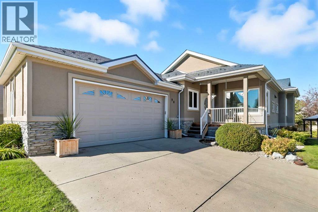 98 Mt Alberta Manor SE