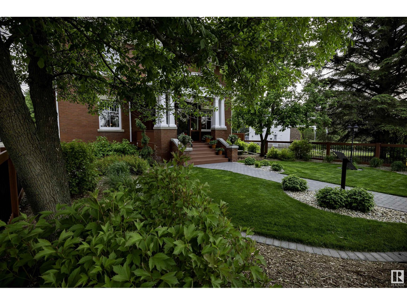 10417 SASKATCHEWAN DR NW