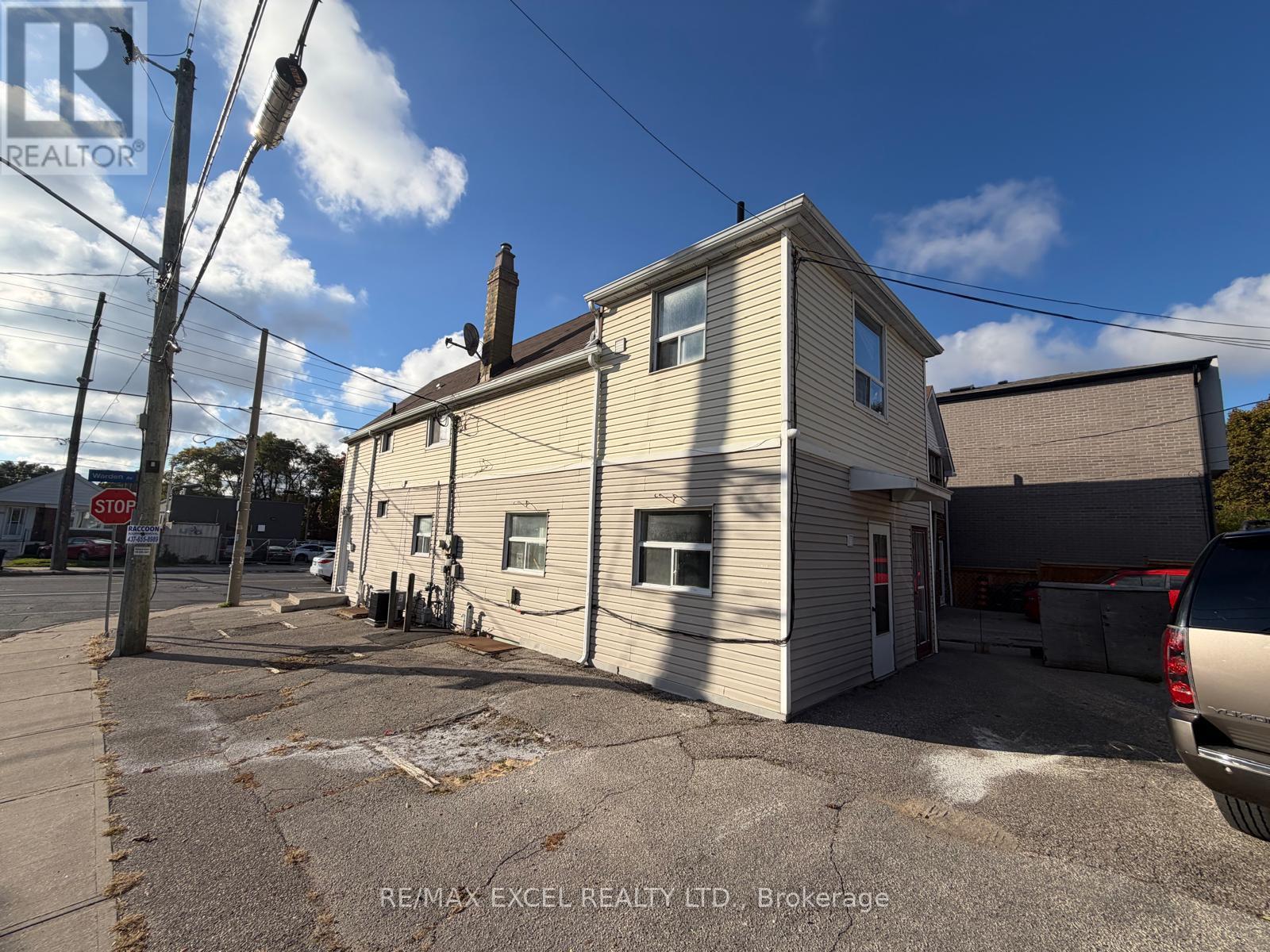 MAIN FLR & BSMT, UNIT A - 515 WARDEN AVENUE