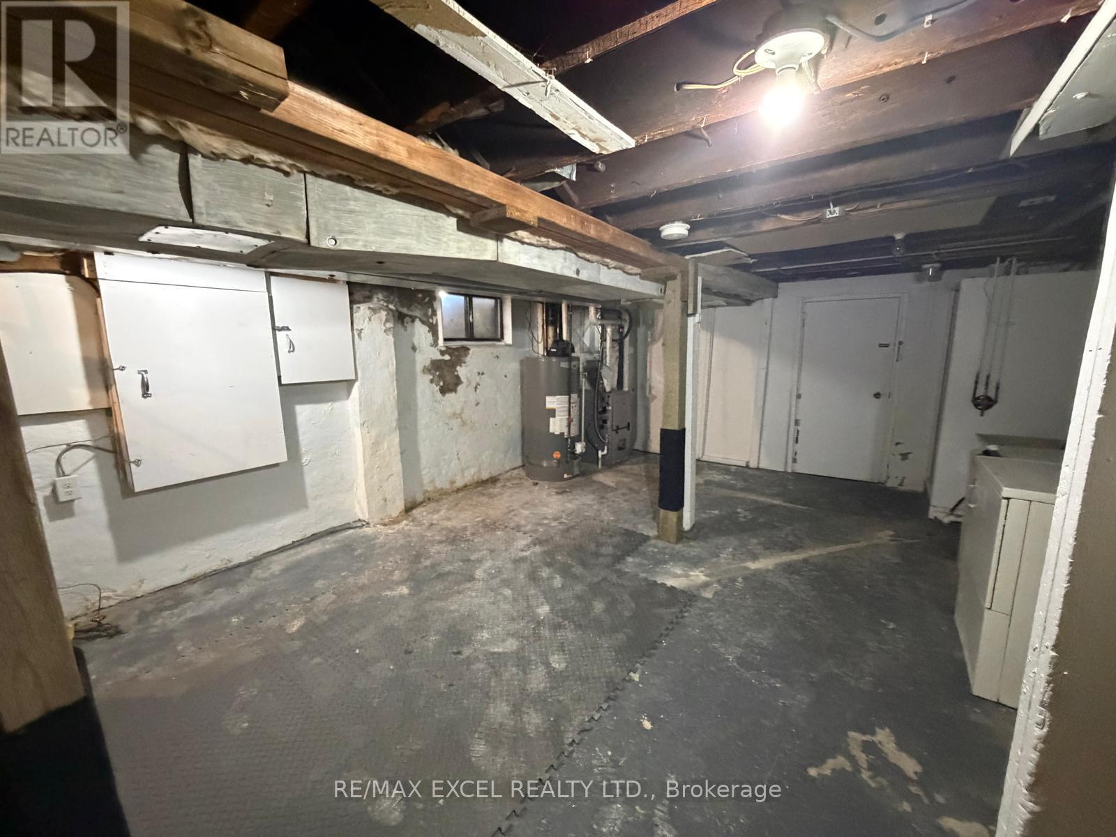 MAIN FLR & BSMT, UNIT A - 515 WARDEN AVENUE