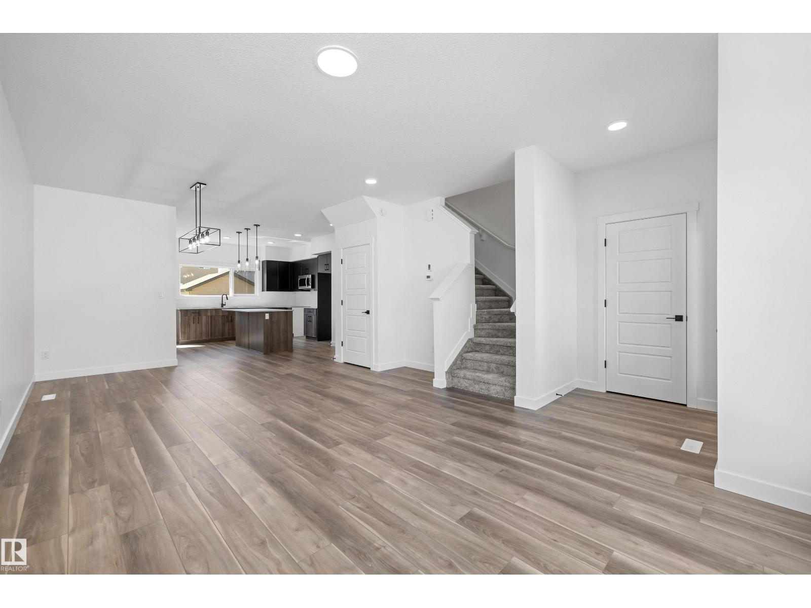 20631 43 AV NW