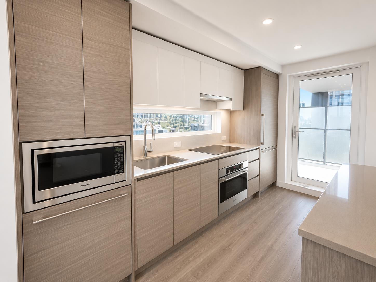803 13615 FRASER HIGHWAY