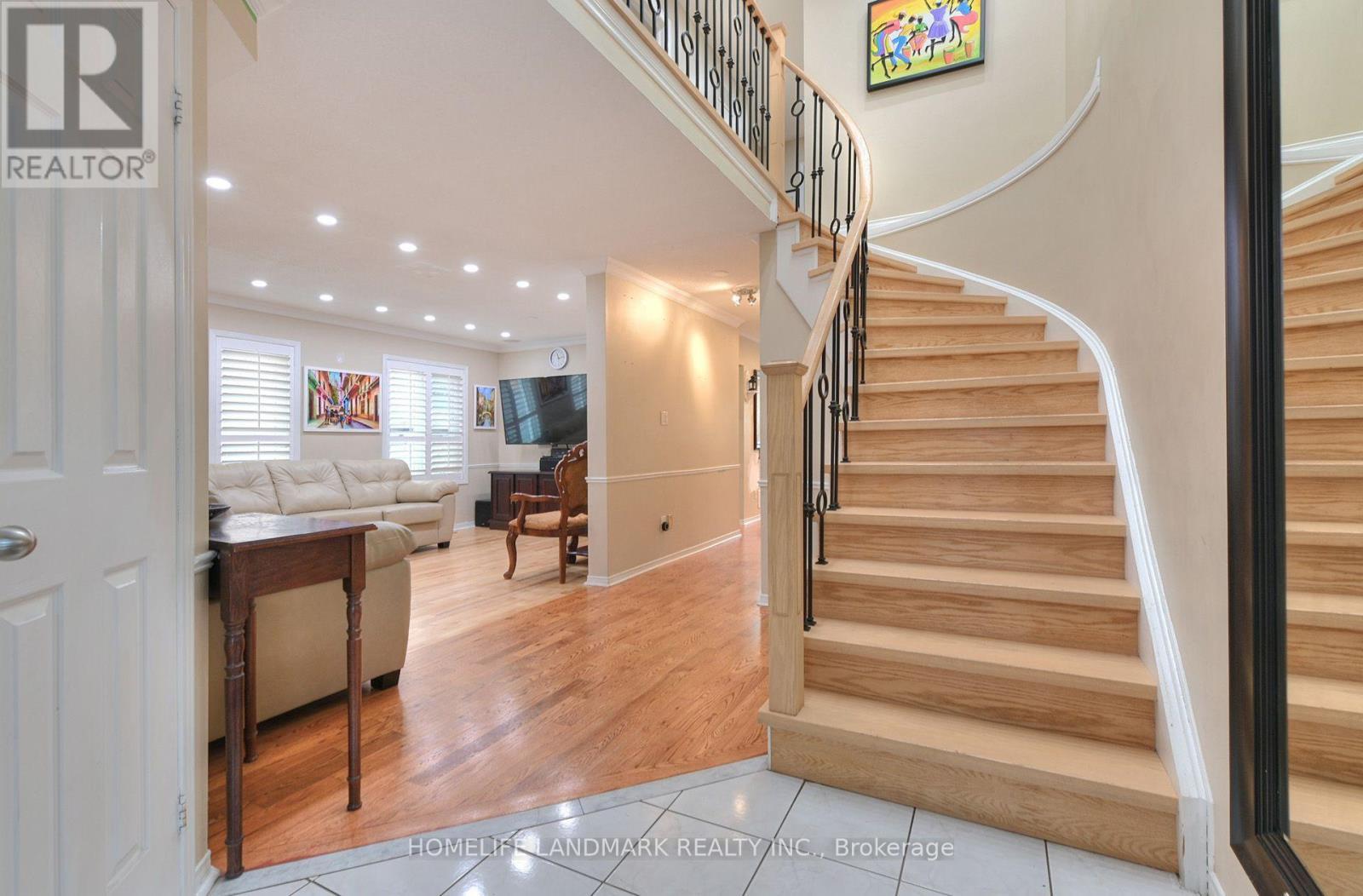 132 MUIRLAND CRESCENT