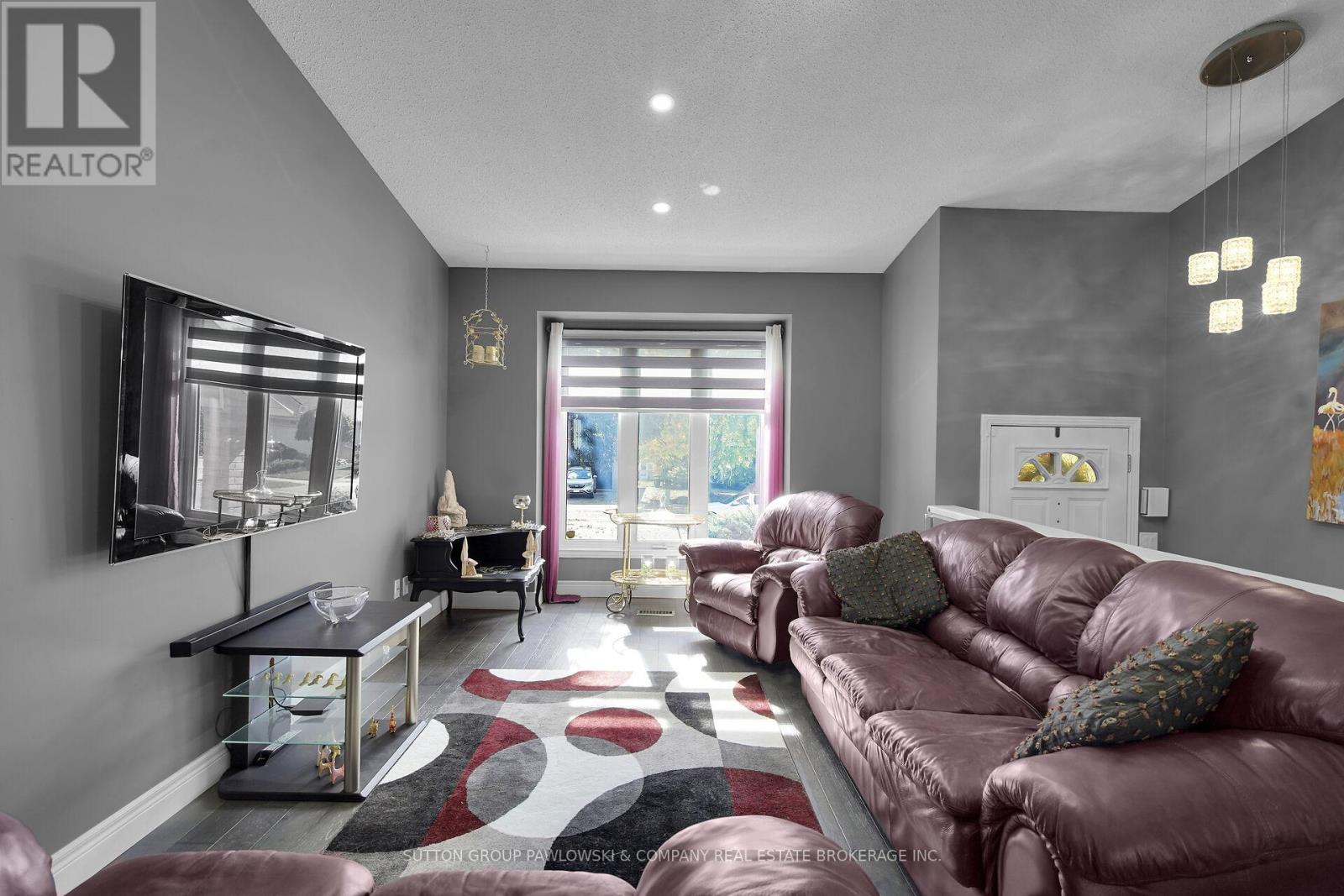 59 GOLFVIEW CRESCENT