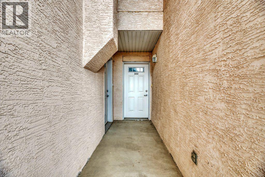 300, 50 Westland Road