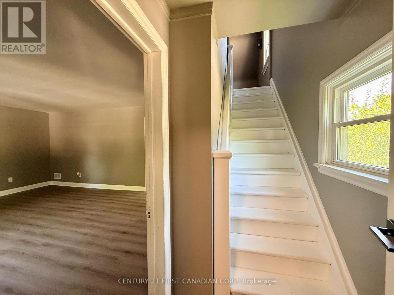 #1 - 363 ASHLAND AVENUE