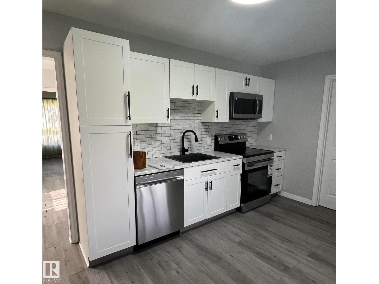 5212 51 Ave