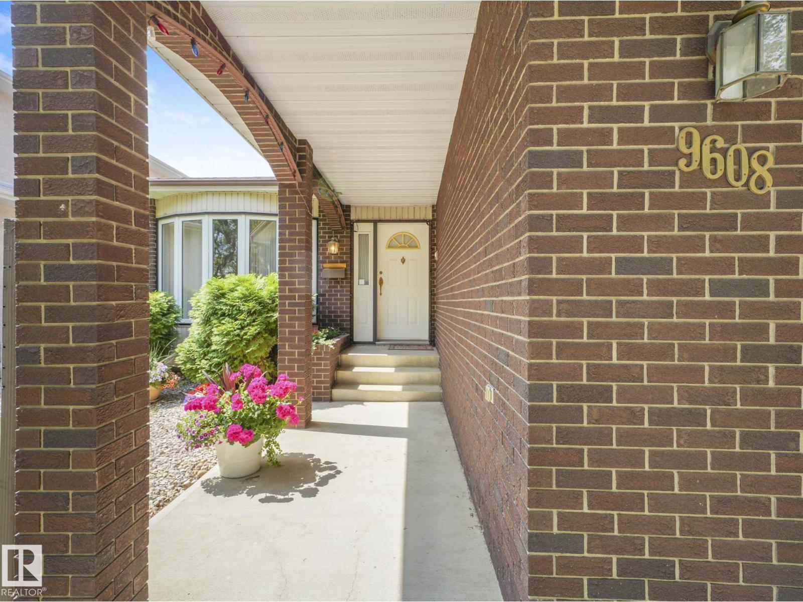 9608 150 ST NW