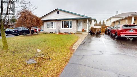 48 TAMVALE Crescent Kitchener ON N2E3K7