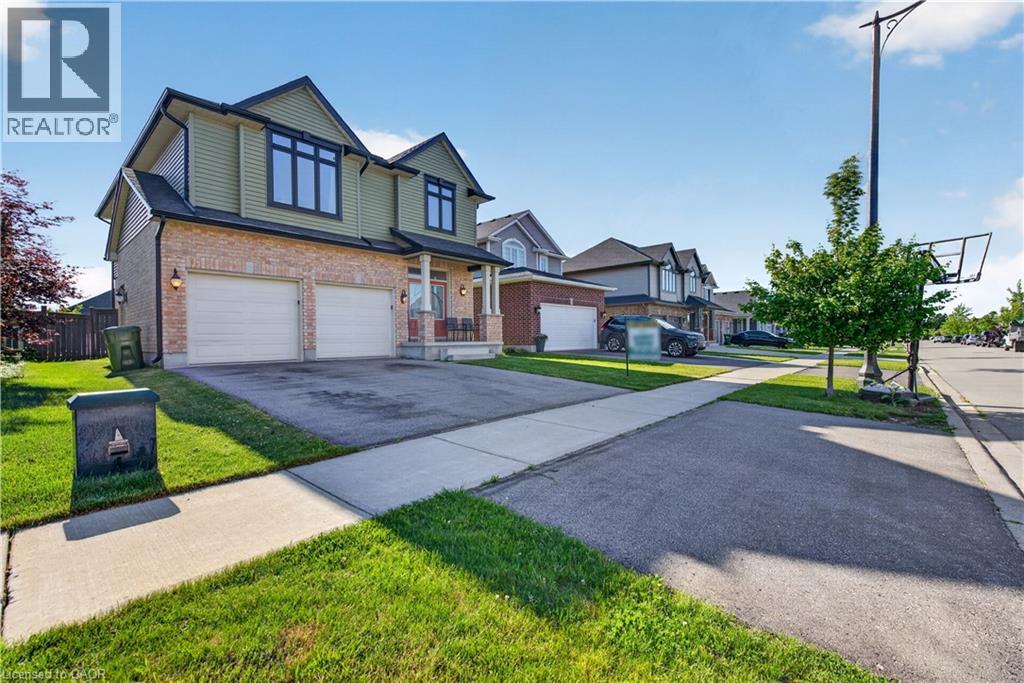 32 ASHBERRY Place