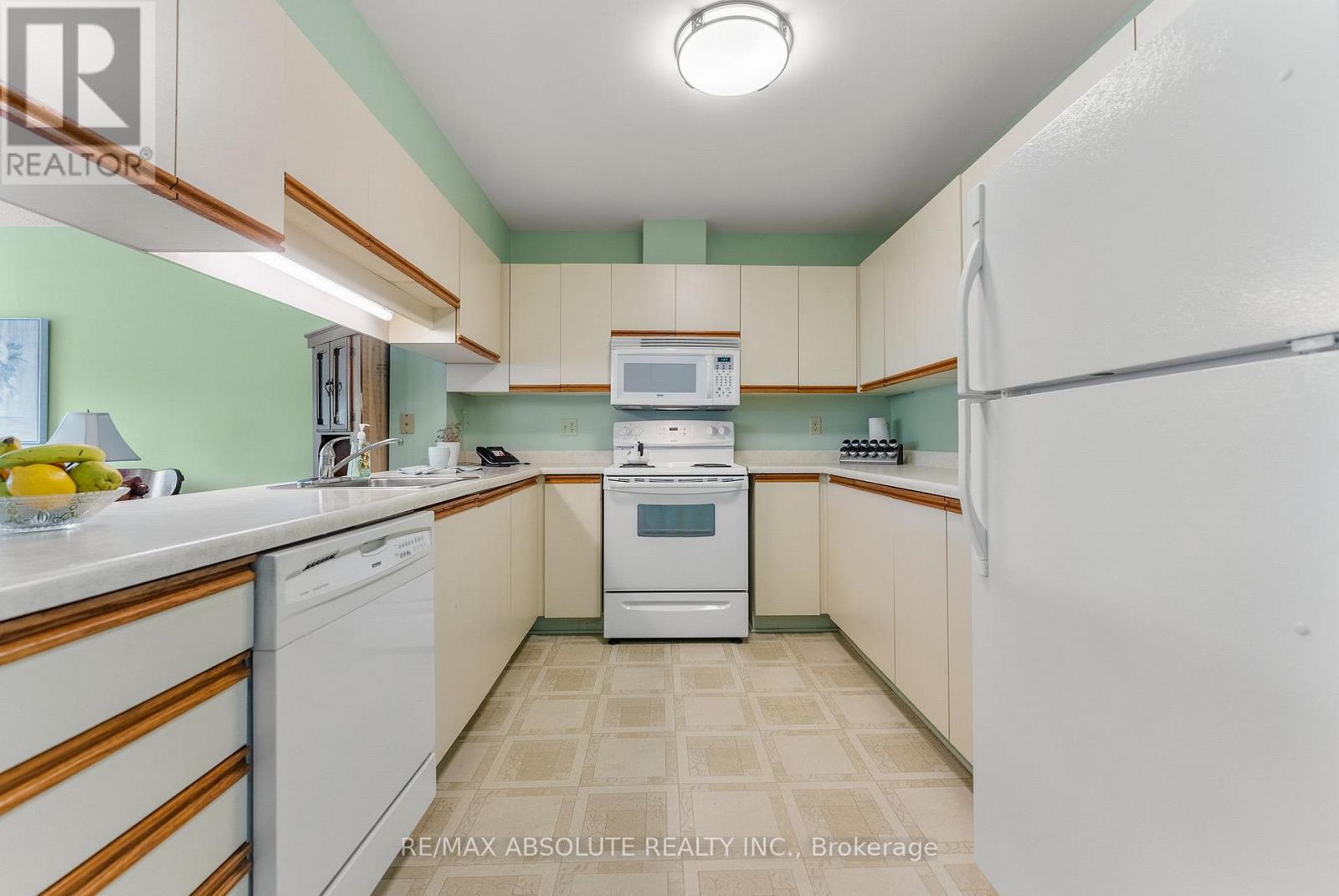 301 - 124 DANIEL STREET S