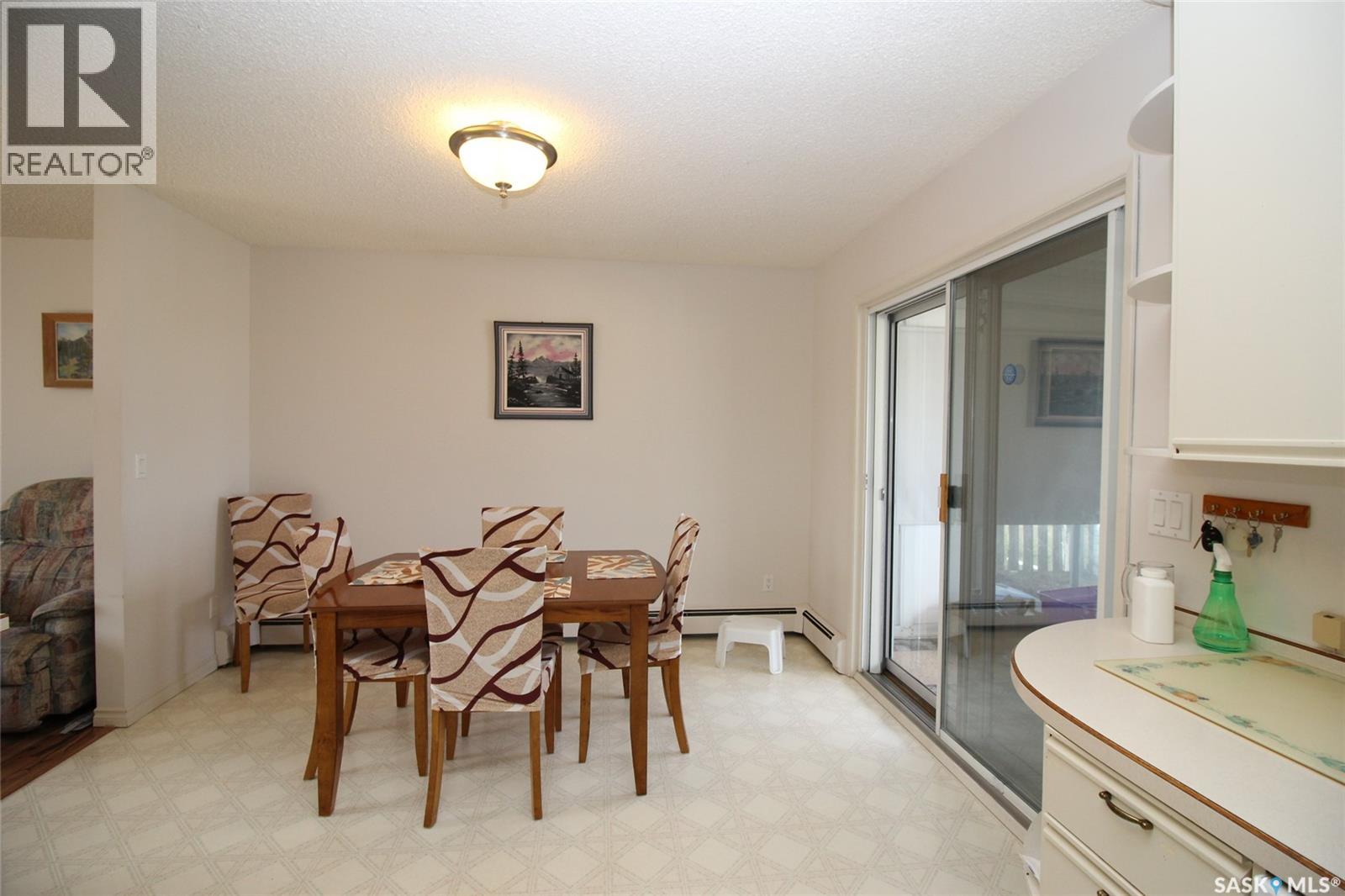 595 9th STREET W