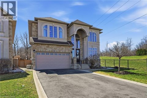 240 CLOVERLEAF Drive Ancaster ON L9K1T2