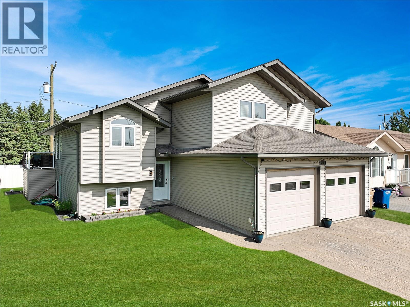 731 Adamson CRESCENT