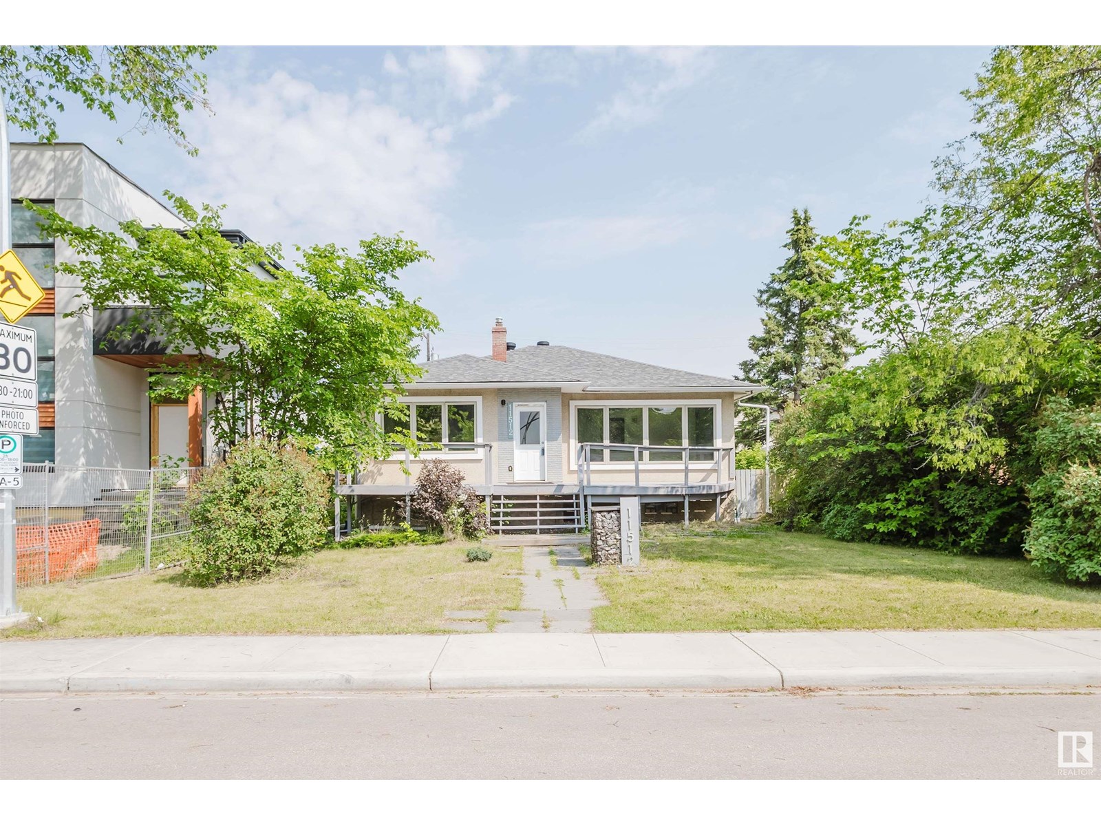 11512 74 AV NW