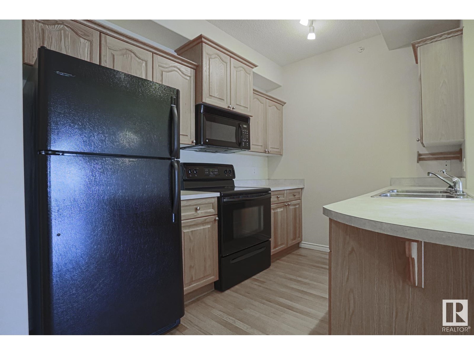 #421 14259 50 ST NW